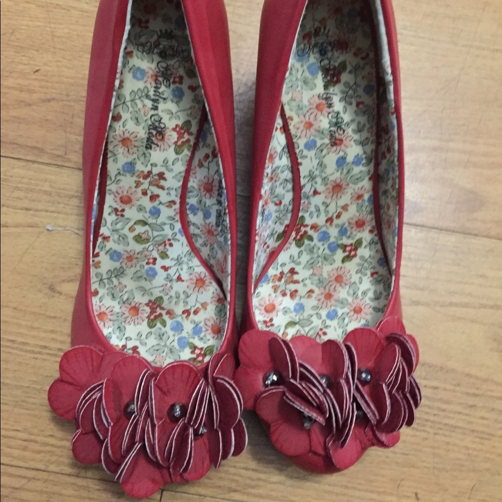 Wedges shoes.
